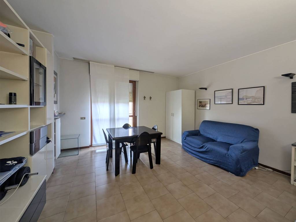 Appartamento a Cologno monzese in Viale Giosuè Carducci, 4 - Foto 2