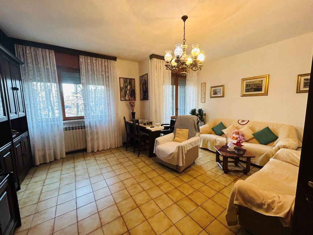 Appartamento a Buccinasco in Via Vittorio Emanuele II, 21 - Foto 1