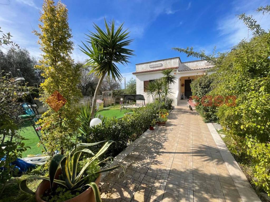 Villa a Pulsano in VIALE DEI ROMANI, 6 - Foto 2