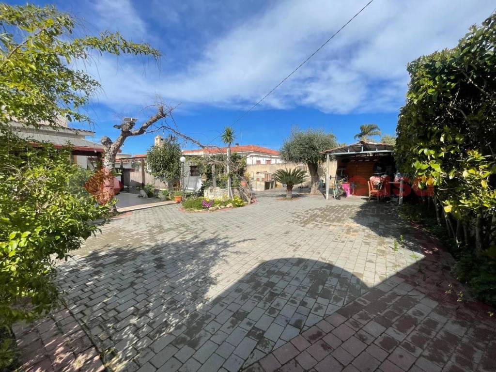 Villa a Pulsano in VIALE DEI ROMANI, 6 - Foto 3