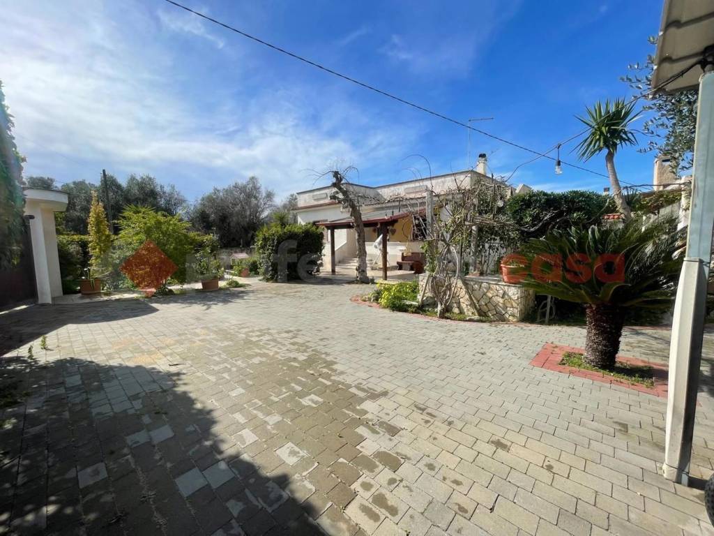 Villa a Pulsano in VIALE DEI ROMANI, 6 - Foto 4