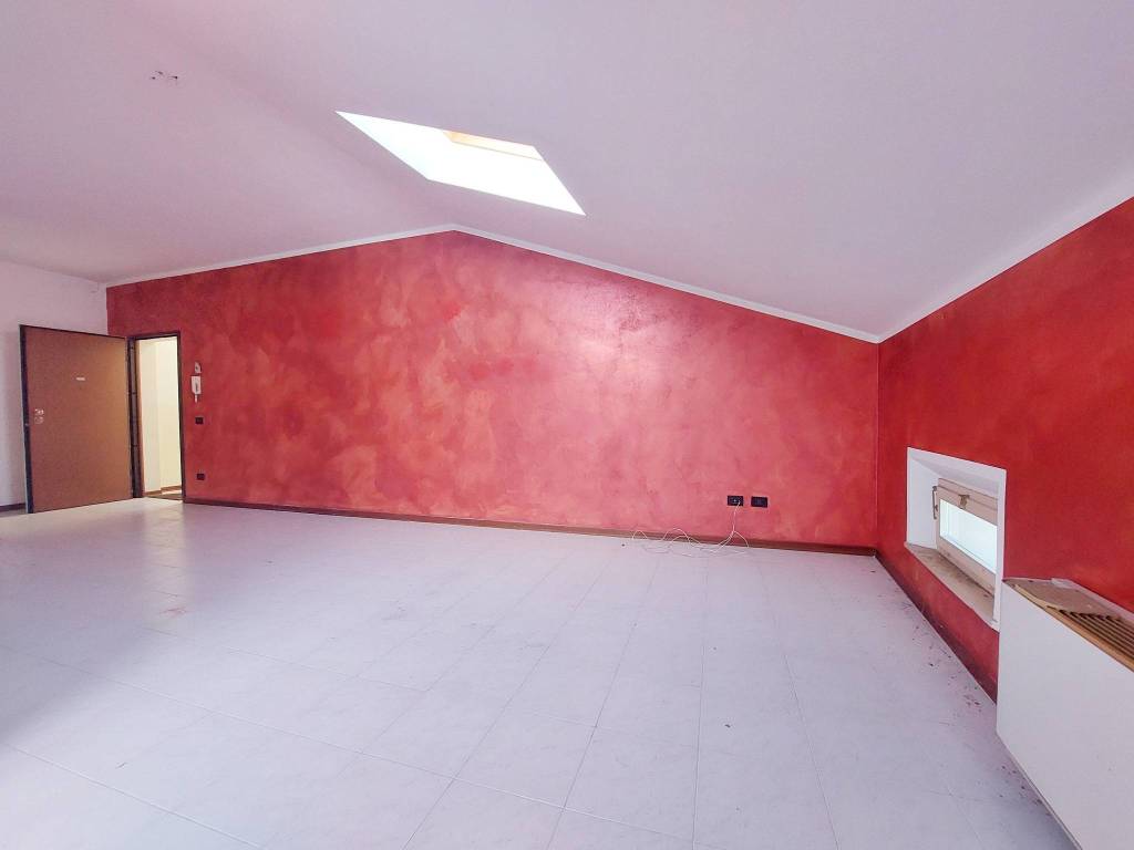 Attico / mansarda a Brescello in Via Giosuè Carducci - Foto 4