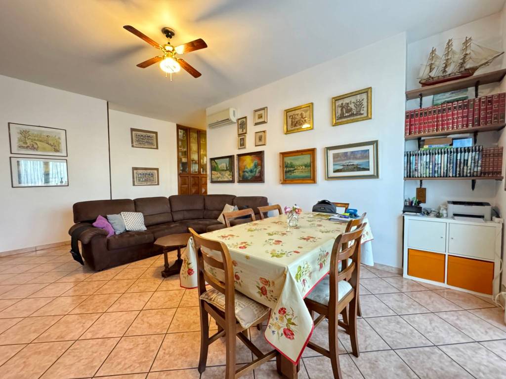 Appartamento a Corsico in Via Marco Polo - Foto 4