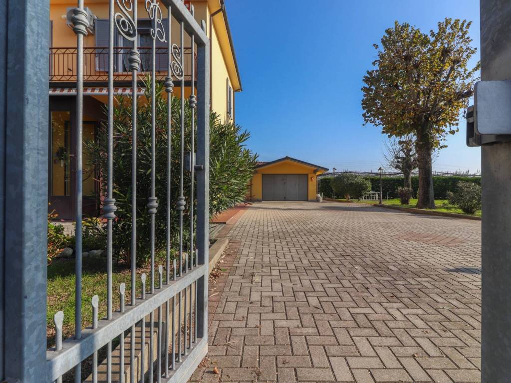 Villa a Molinella in Via Redenta, 17 - Foto 2