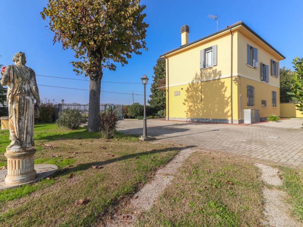 Villa a Molinella in Via Redenta, 17 - Foto 3