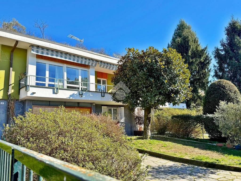Villa a Sesto calende in Via Della Sorgente, 2 - Foto 2