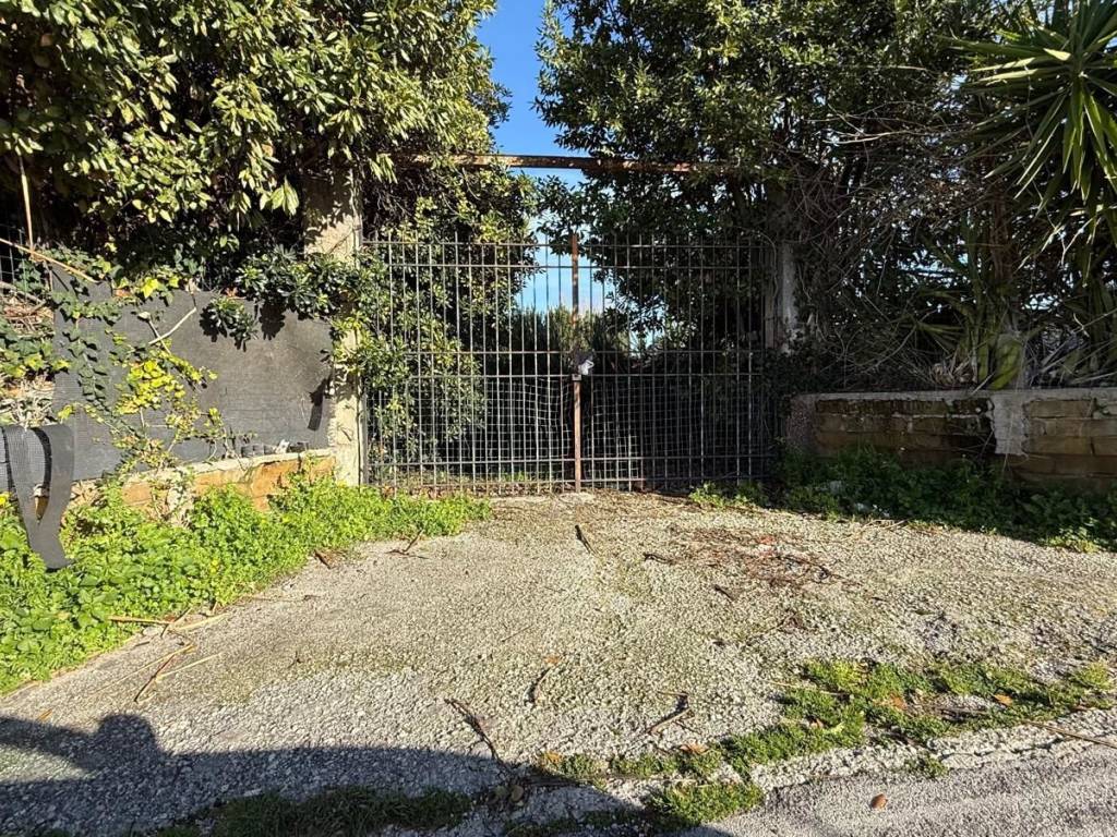 Terreno a Bacoli in Via S. Massenzio - Foto 3