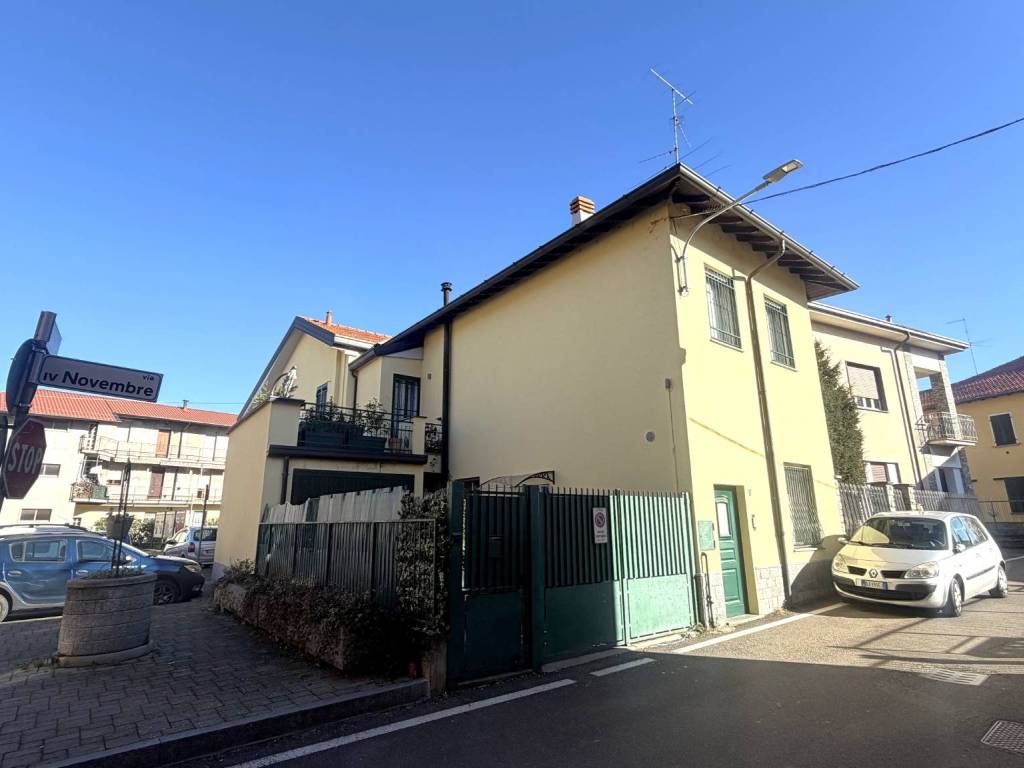 Appartamento a Rovello porro in Via 4 Novembre, 1 - Foto 2