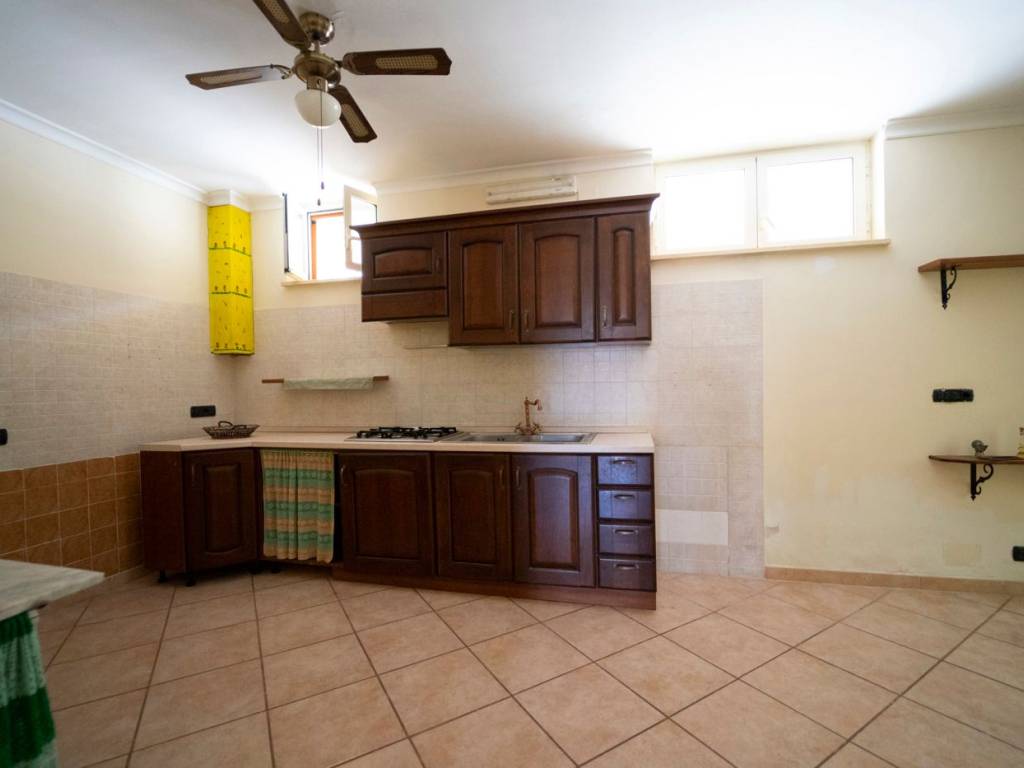 Villa a Giugliano in campania in VIA VICINALE MASSERIA CANOSA, 51 - Foto 4