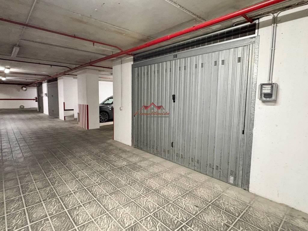 Box / garage a Bari in Viale Europa - Foto 2