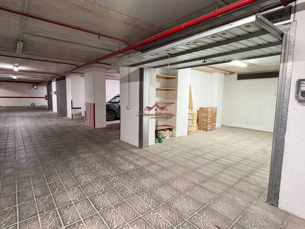 Box / garage a Bari in Viale Europa - Foto 4