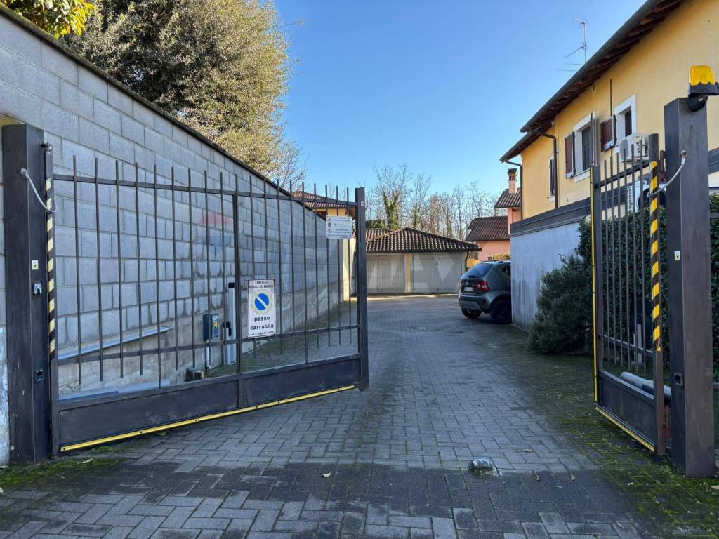 Appartamento a Robecco sul naviglio in via della valle, 15 - Foto 4