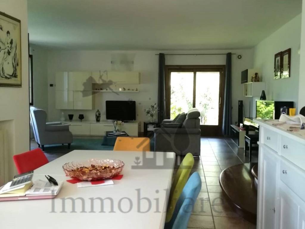 Casa indipendente a Campiglia marittima in Via Don Luigi Sturzo, 15 - Foto 2