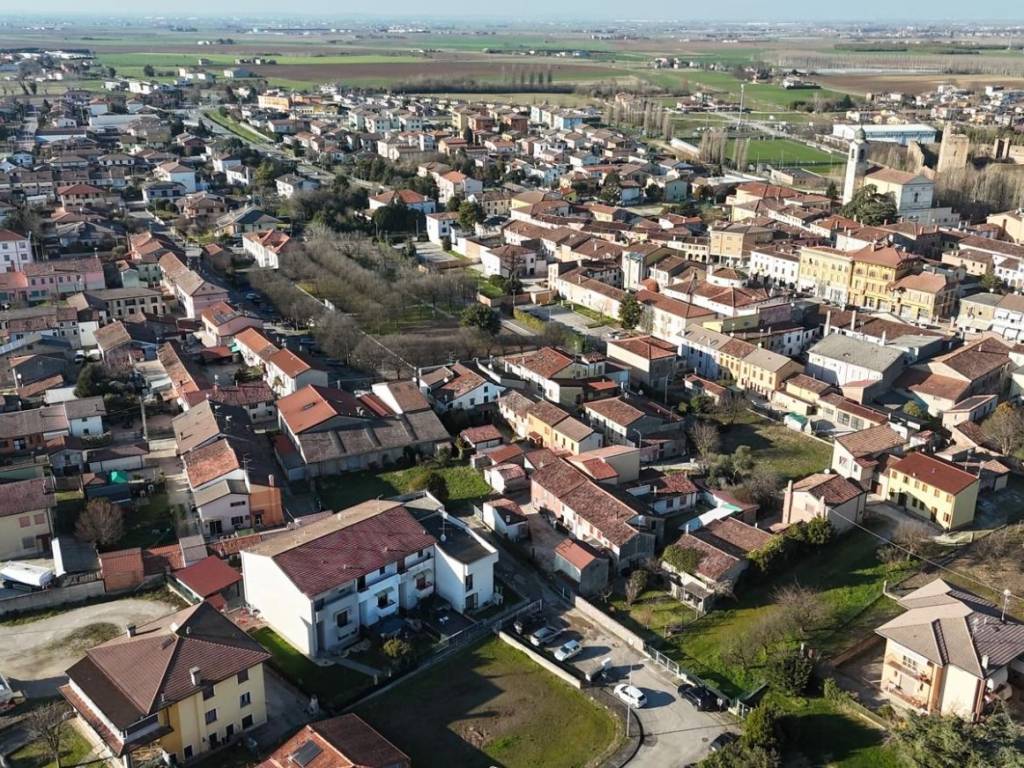 Villa a Castel d'ario in Via Nenni P. - Foto 3