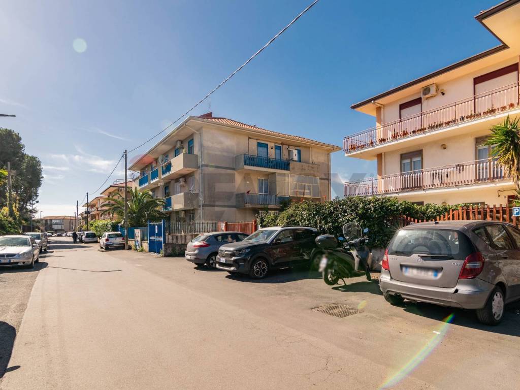 Appartamento a Mascalucia in VIA R. WAGNER, 25 - Foto 2