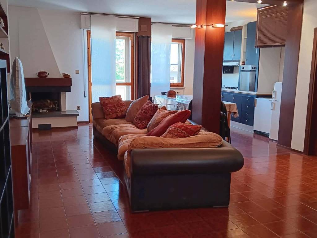 Appartamento a Foligno in Via Alessandro Volta - Foto 2