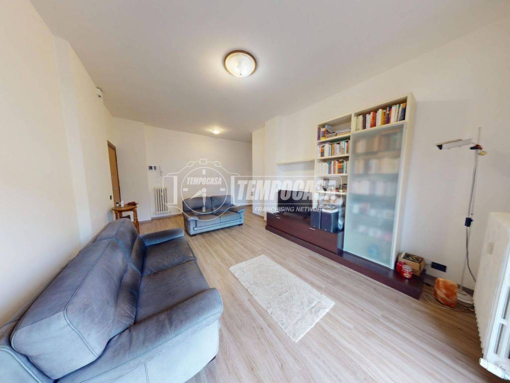 Appartamento a Como in Via Giuseppe Grilloni 15 - Foto 2