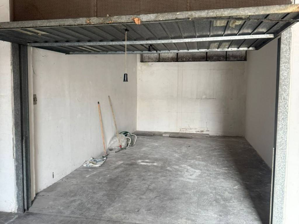 Box / garage a Nocera inferiore in Via Domenico Rea, 27 - Foto 5