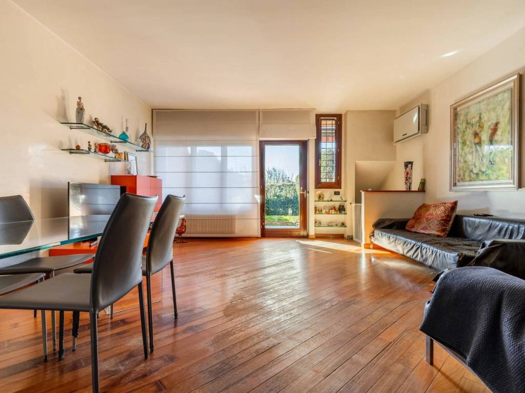 Villa a Lainate in Via Tevere, 7 - Foto 2