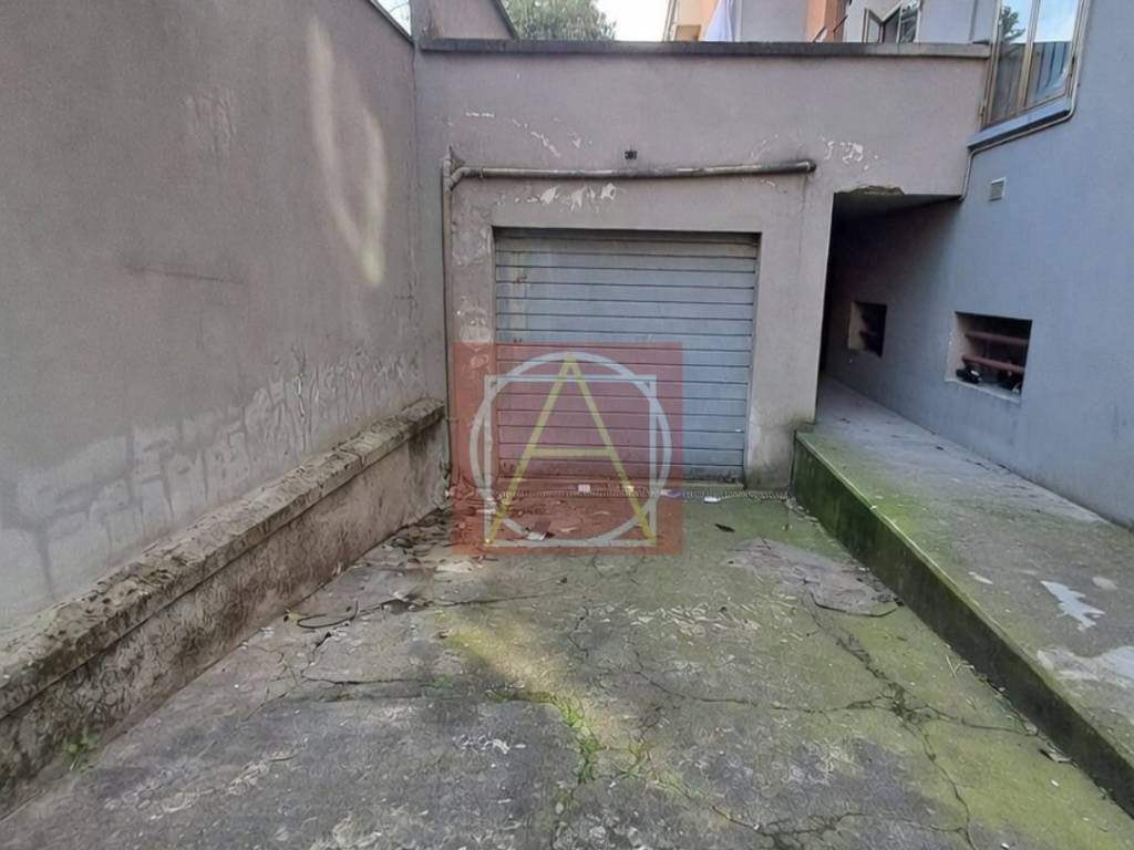 Box / garage a Bologna in Via Giuseppe Crespi, 37 - Foto 2