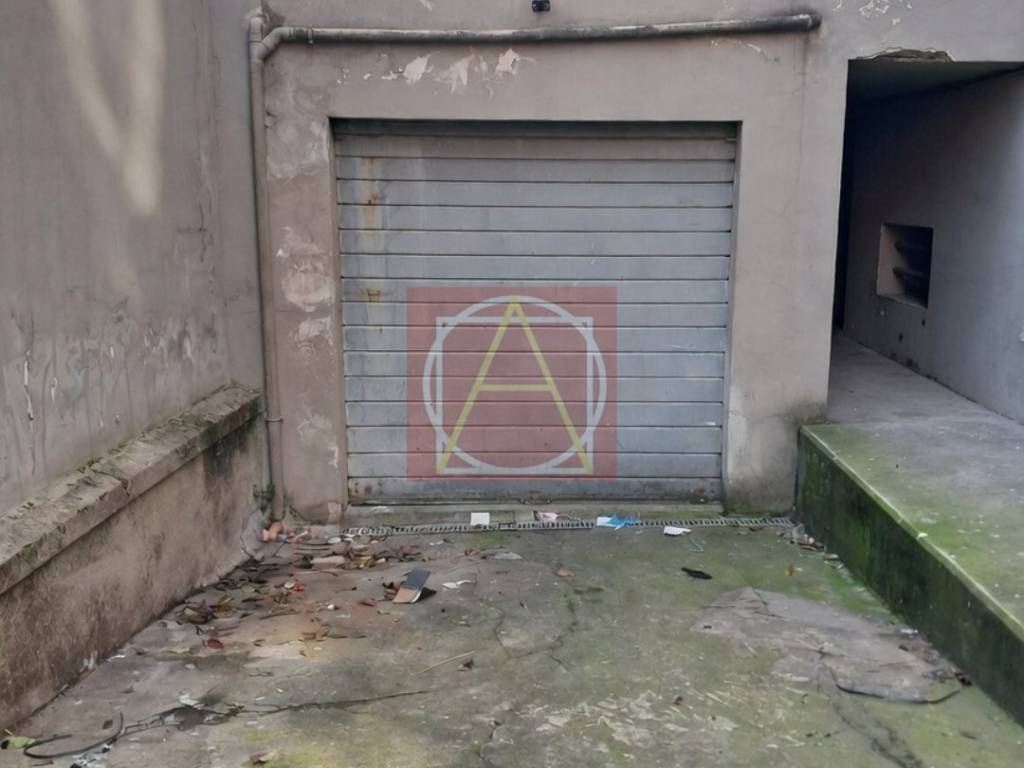Box / garage a Bologna in Via Giuseppe Crespi, 37 - Foto 3