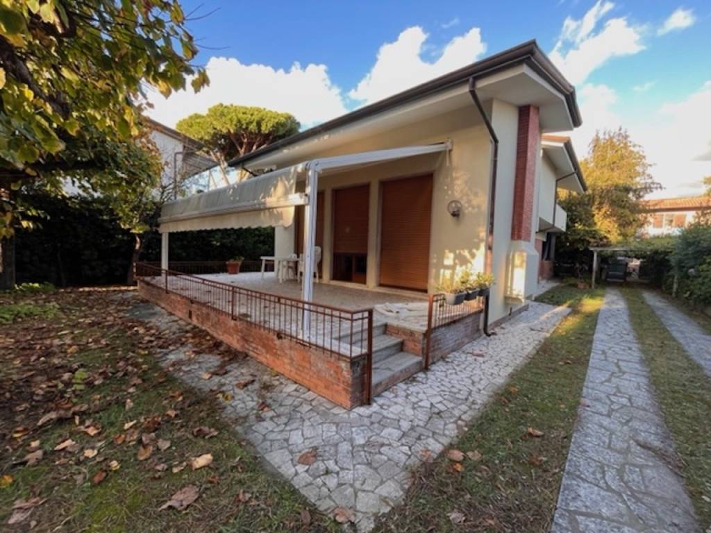 Villa a Forte dei marmi in Via Giuseppe Mazzini - Foto 3