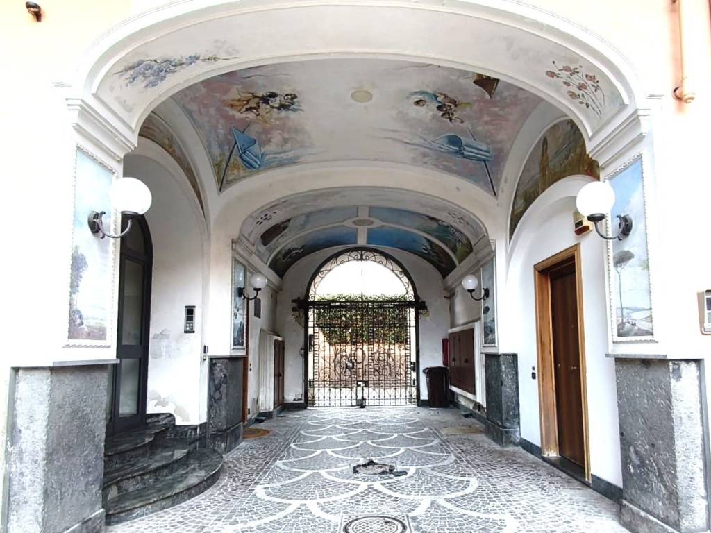 Appartamento a Portici in Via Zumbini, 33 - Foto 2