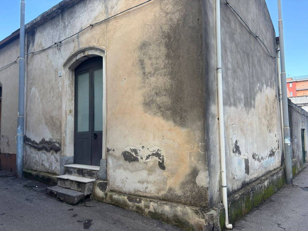 Casa indipendente a Riposto in Via Giuseppe Arimondi - Foto 2