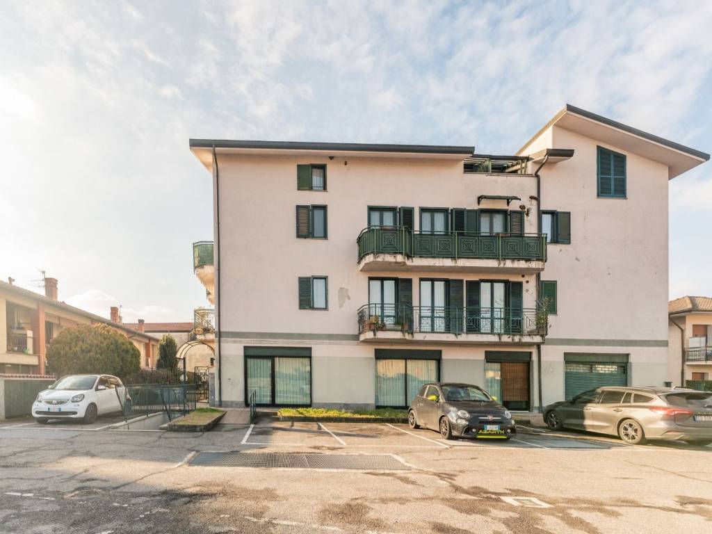 Appartamento a Giussano in Via Camillo Benso Conte di Cavour, 85 - Foto 2