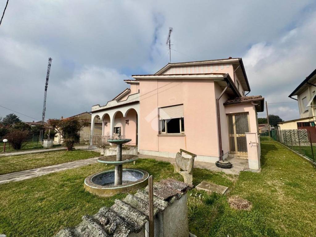 Villa a Rovigo in Via Mentana, 8 - Foto 2