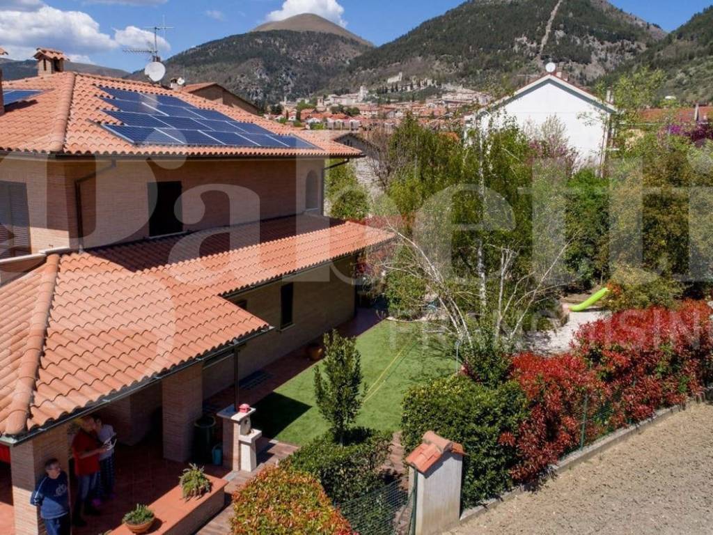 Villa a Gubbio in Via Allegrini , 27 - Foto 3