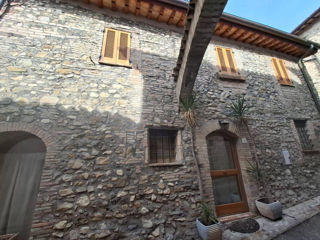 Rustico / casale a Spoleto in Frazione Uncinano - Foto 2