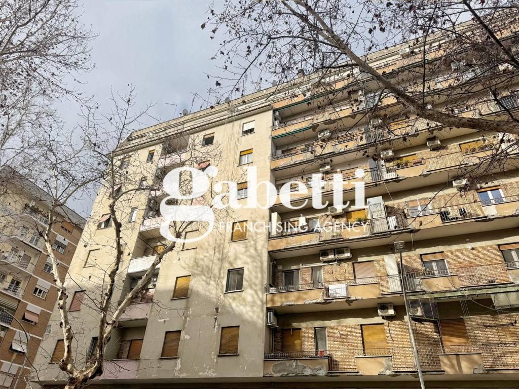 Appartamento a Roma in Via Olevano Romano, 208 - Foto 2