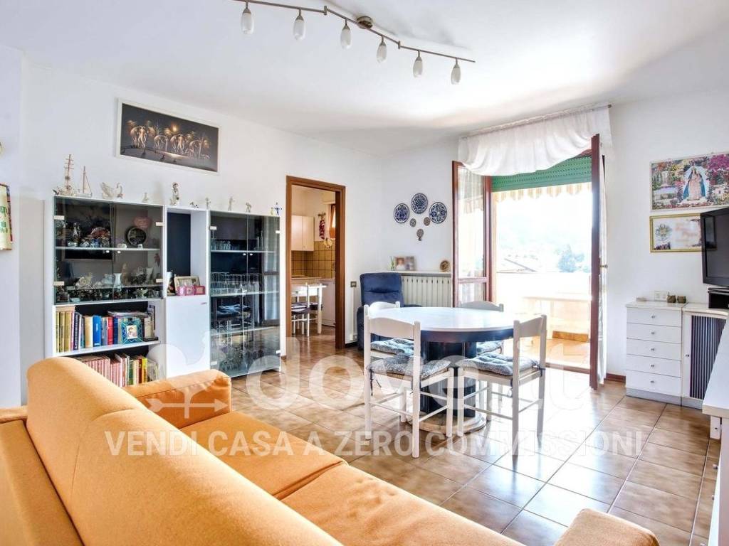 Appartamento a Cocquio-trevisago in Contrada Vigana, 23 - Foto 2