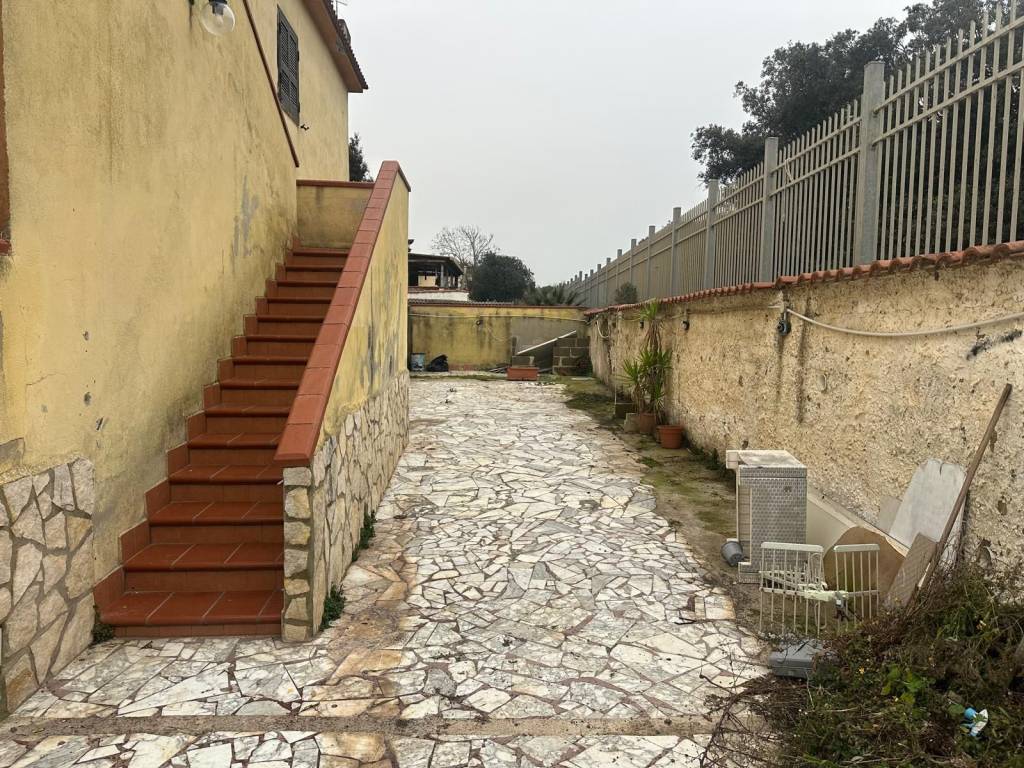 Appartamento a Castel volturno in Via Gaetano Donizetti - Foto 2