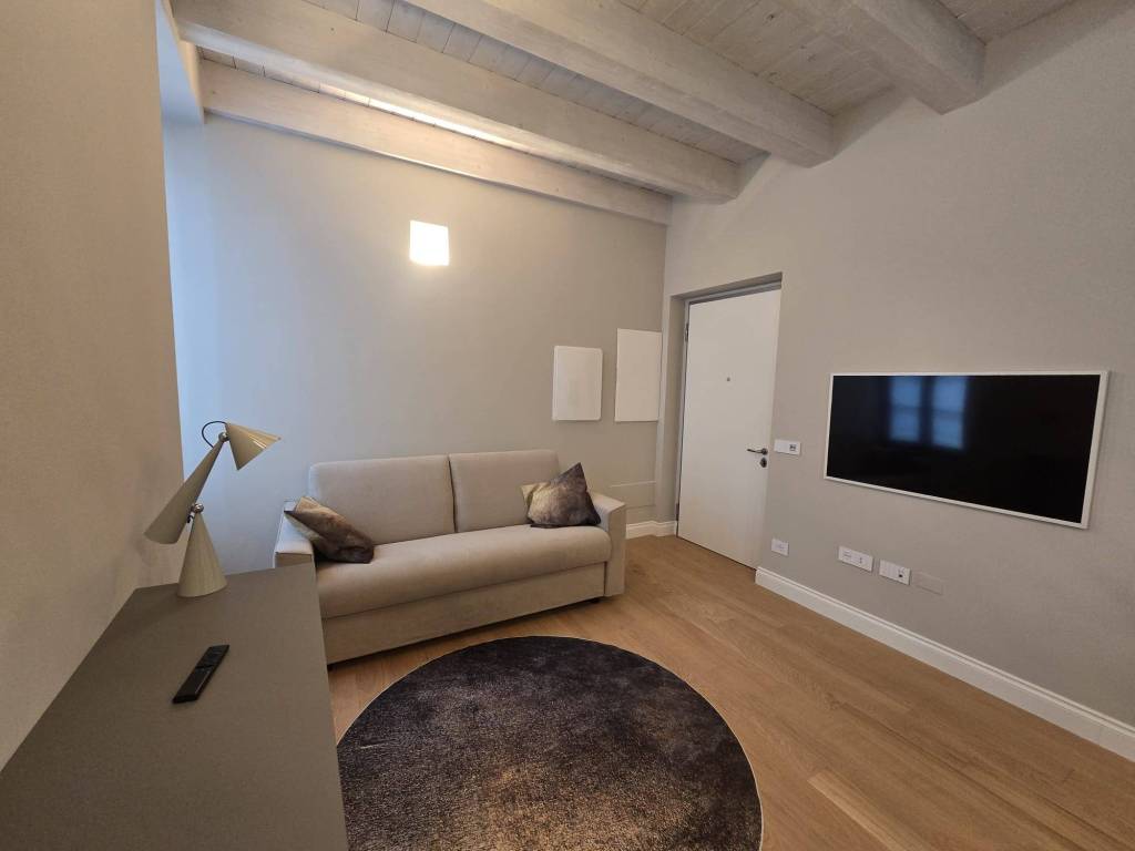 Appartamento a Como in Via Armando Diaz - Foto 2