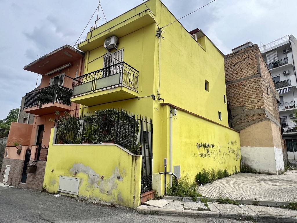 Palazzo / stabile a Reggio calabria in Vico Ciccarello, 11 - Foto 2