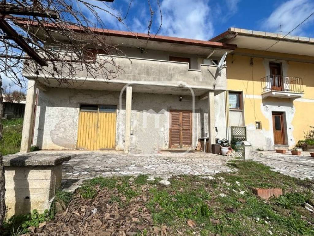 Villa a Artena in Via Colubro, 86 - Foto 2