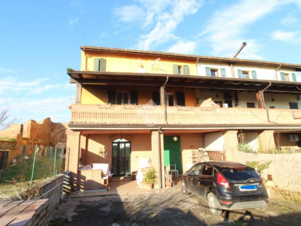 Casa indipendente a Cadelbosco di sopra in Via ponte forca, 49 - Foto 2