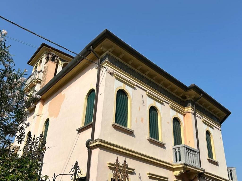 Villa a Venezia in Via Andrea Costa, 69 - Foto 2