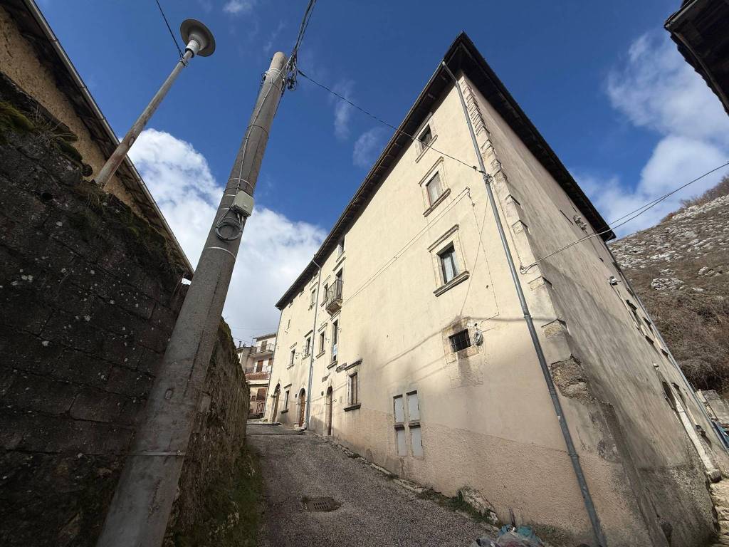 Appartamento a Tagliacozzo in Via Valeria - Foto 4