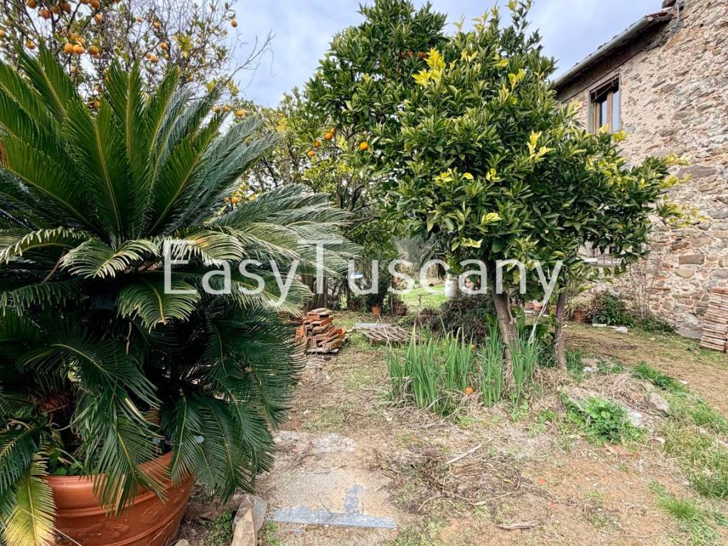 Villa a Montecatini-terme in Via Maona, 59 - Foto 3