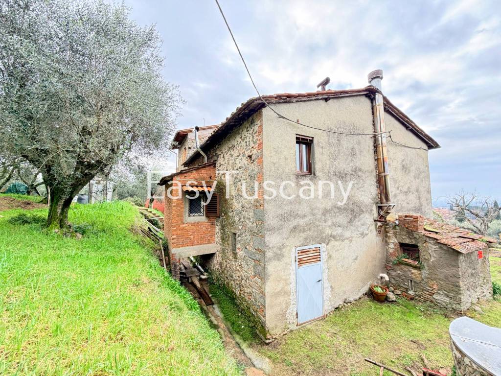Villa a Montecatini-terme in Via Maona, 59 - Foto 5