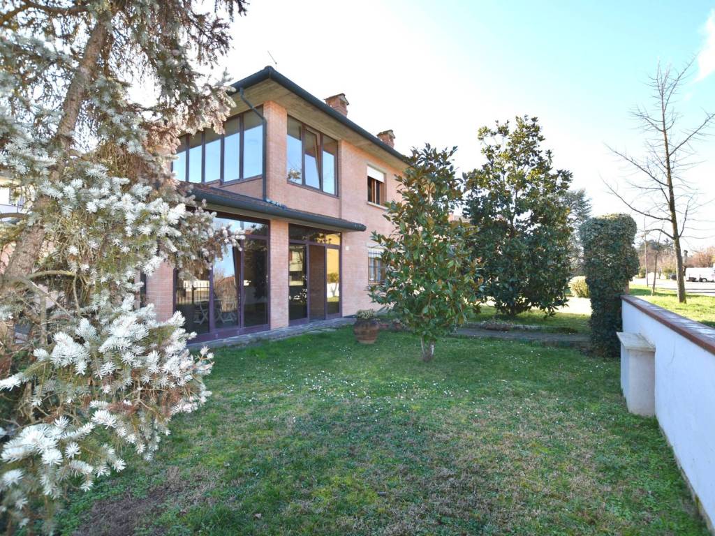 Villa a San pietro in casale in Via XXV Aprile, 30 - Foto 2
