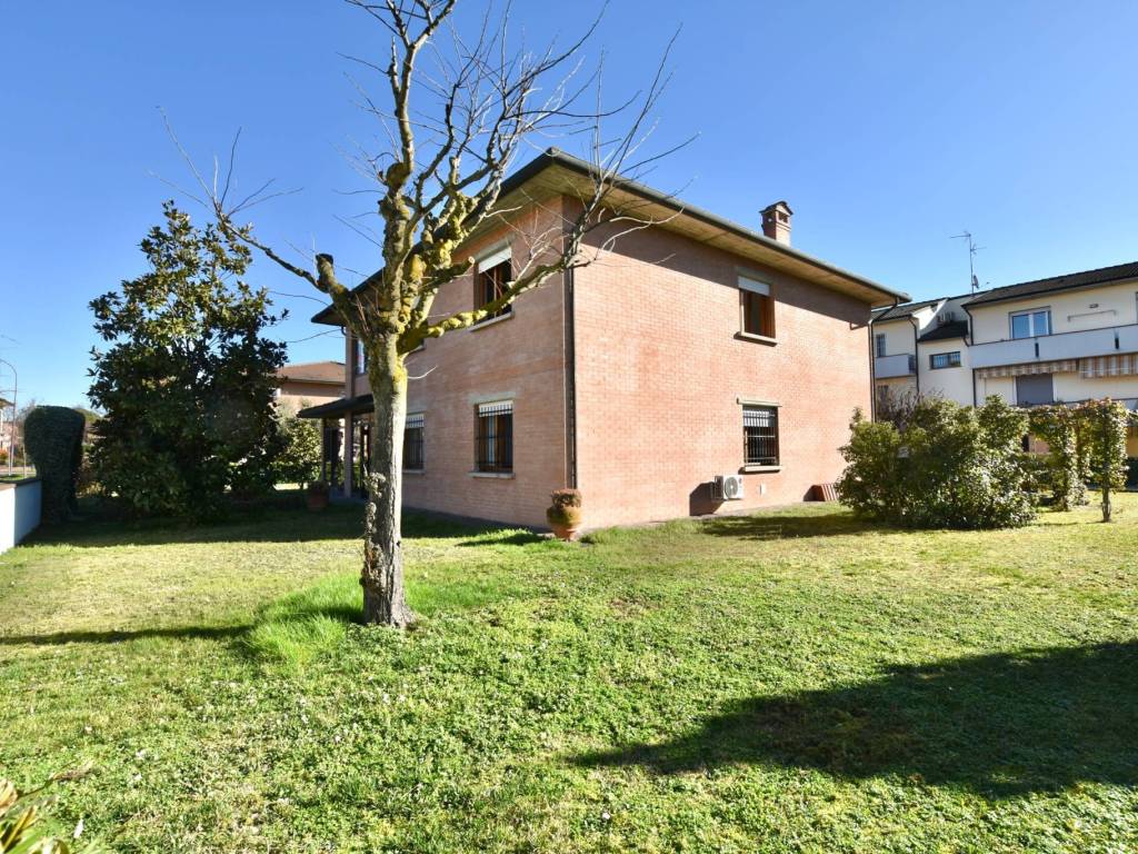 Villa a San pietro in casale in Via XXV Aprile, 30 - Foto 5