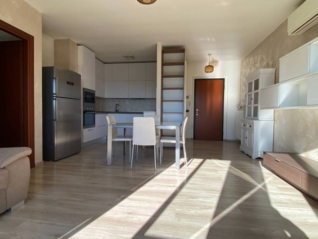 Appartamento a Cardano al campo in Via Cadore - Foto 4