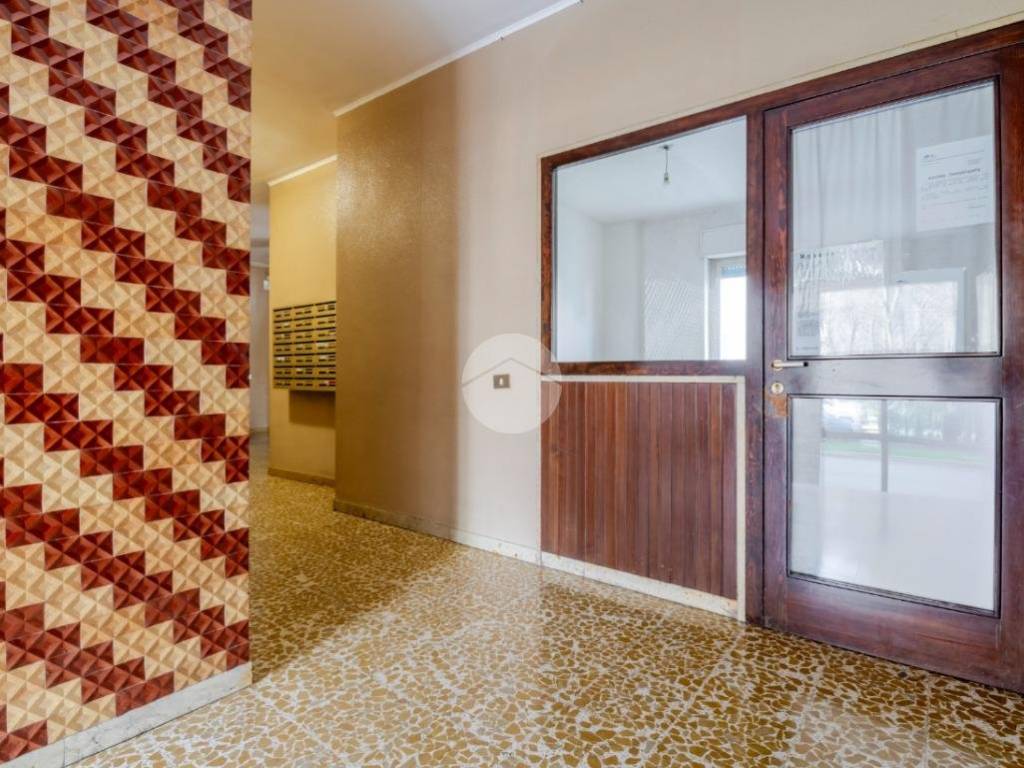 Appartamento a Cesano boscone in VIA SAN FRANCESCO D'ASSISI, 11 - Foto 2
