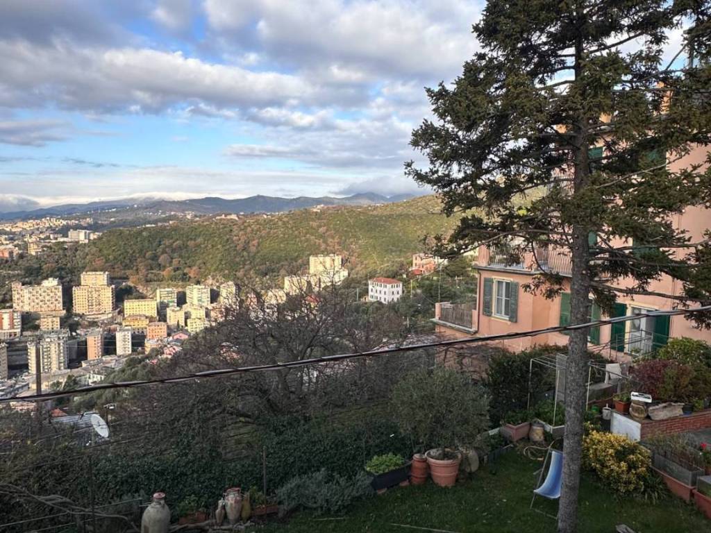 Casa indipendente a Genova in Via Valerio Bocciardo, 29 - Foto 3
