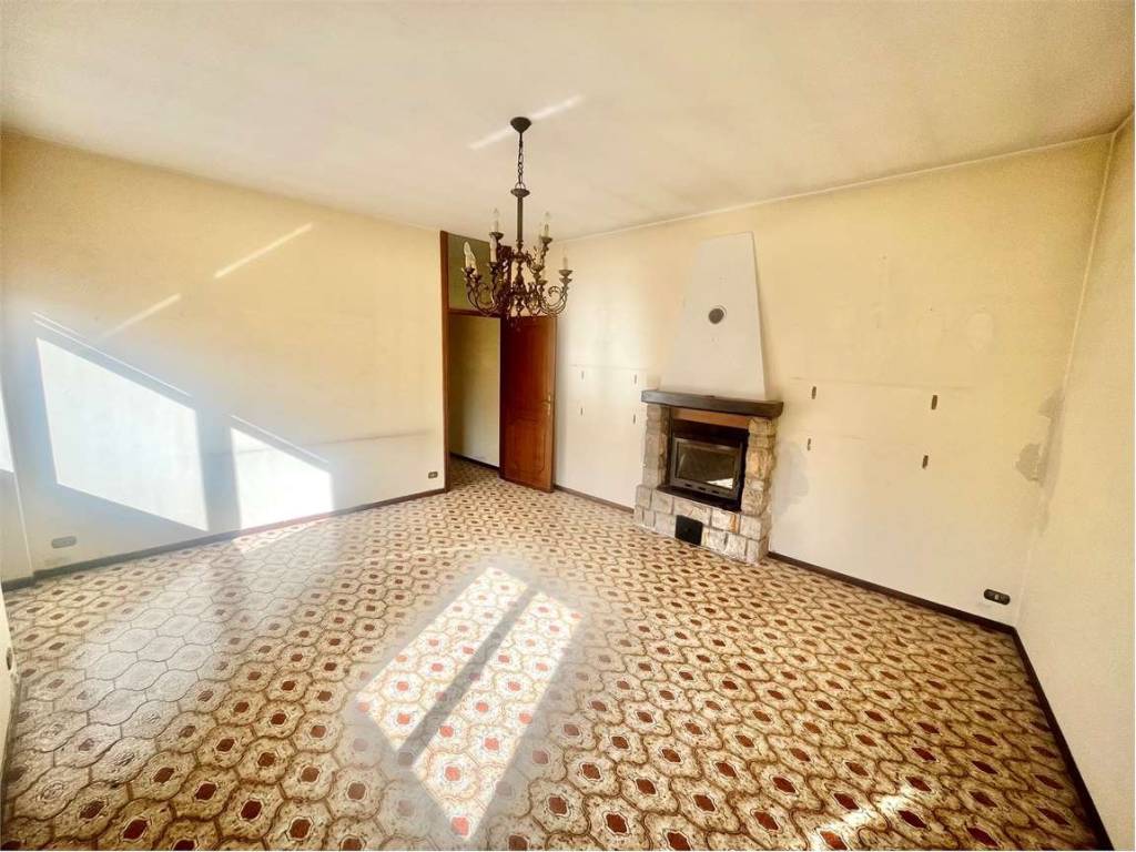 Casa indipendente a Barzanò in Via Colombo - Foto 5