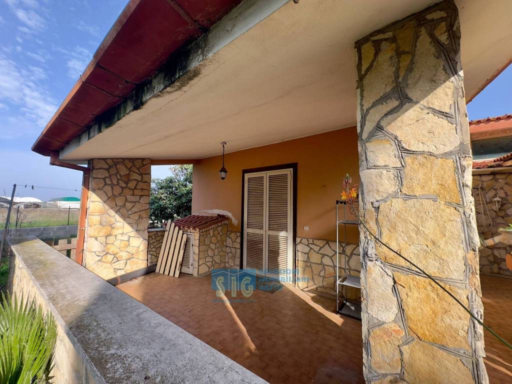 Villa a Latina in Strada Litoranea, 10246 - Foto 3